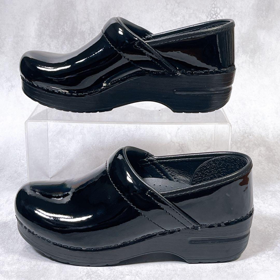 美品【ダンスコ】サボサンダル (36) プロフェッショナル パテント 厚底 黒