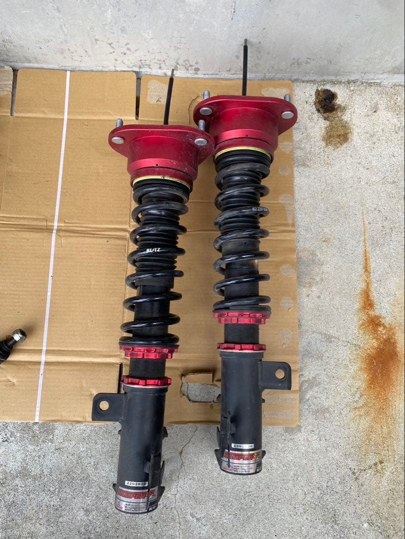 プリウスPHV(ZVW52)サスペンションキット 一式 2202520 - メルカリ