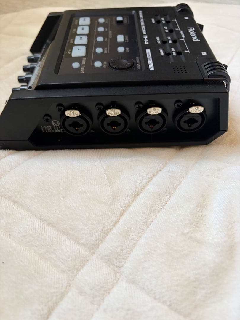 Roland R-44 マルチトラックレコーダー - メルカリ