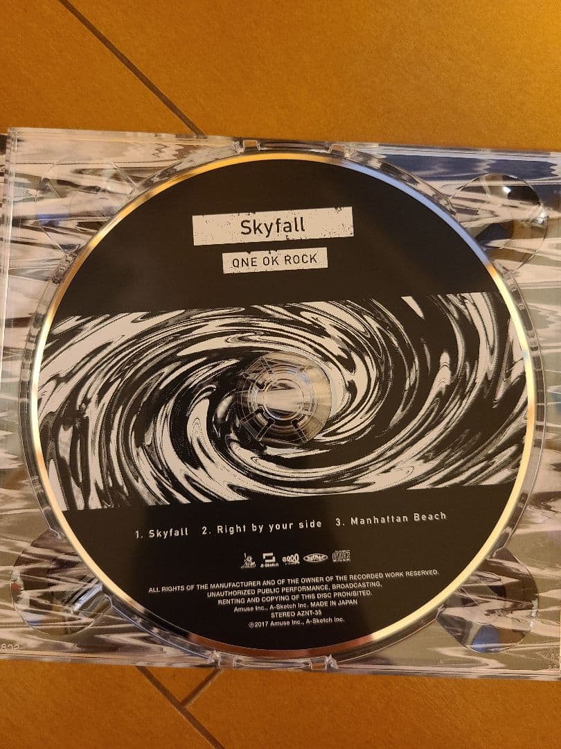 ONE OK ROCK ワンオクロック Skyfall 会場限定CDの通販はau PAY