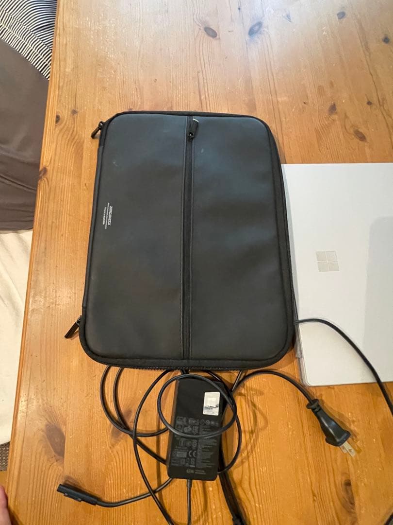 surface pro7+/ i3/8/128 ケースあり