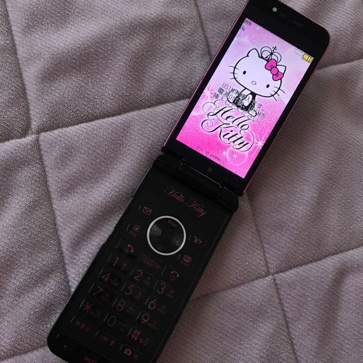 ソフトバンク 942SH KT キティ ガラケー softbank充電器 セット - メルカリ