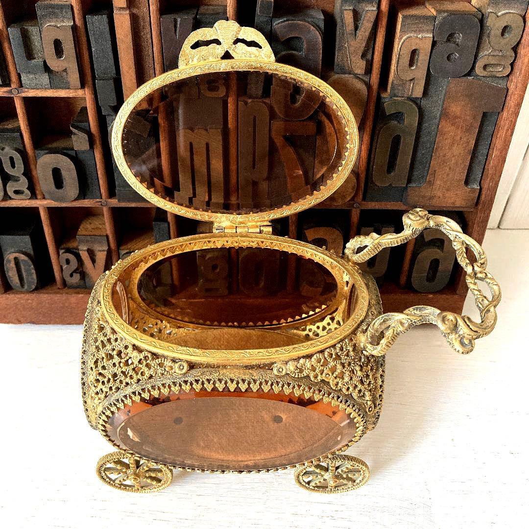 フランスアンティーク☘️オルモル装飾 ベベルガラス 馬車型ジュエリー