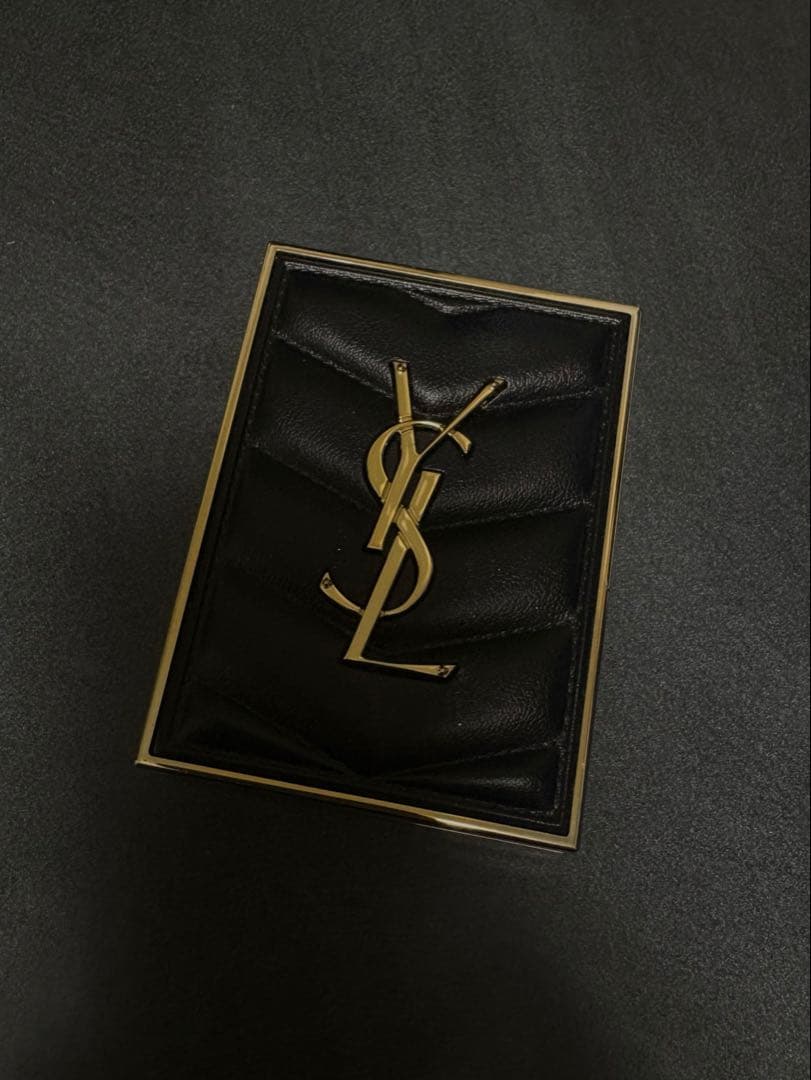 YSL イヴ・サンローラン　クチュール ミニ クラッチ　100 ストラドールズ クチュール ミニ クラッチ / イヴ・サンローラン(パウダーアイシャドウ