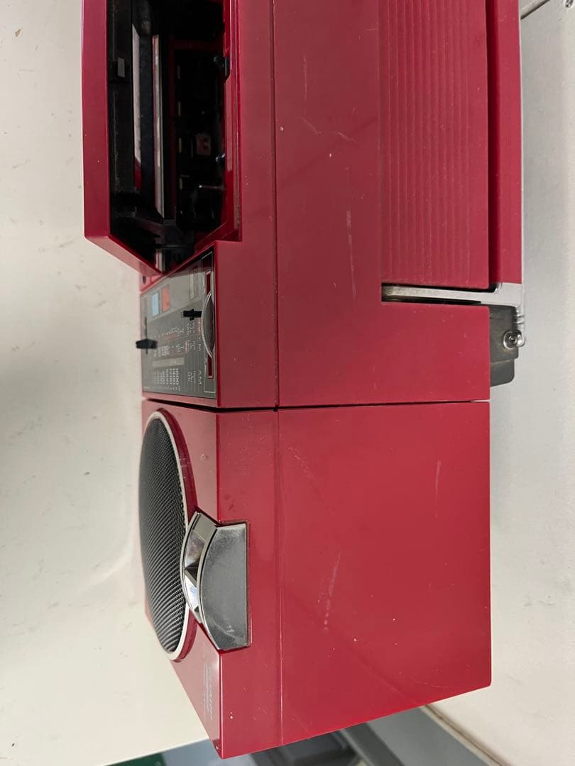 S*5様 レトロで希少な赤いダブルラジカセ SHARP QT-88R