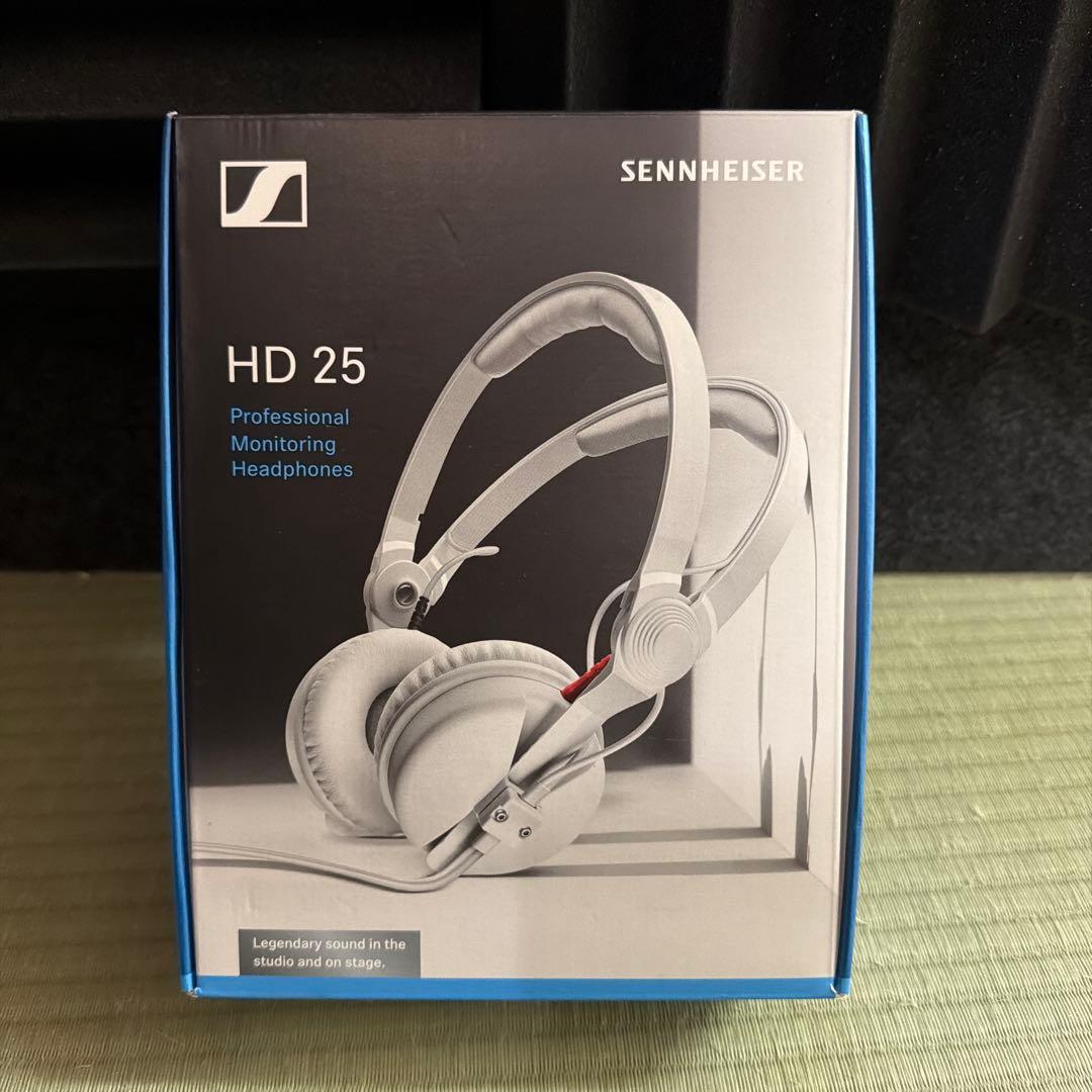 ナ*き様 Sennheiser HD25 限定品 ホワイト SENNHEISER】ゼンハイザー創業75周年を記念した、定番ヘッドホン“HD 25