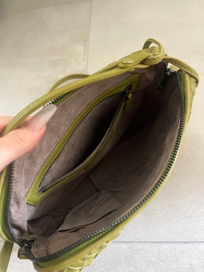 美品】BOTTEGA VENETA ループ カメラバッグ ライムグリーン - メルカリ