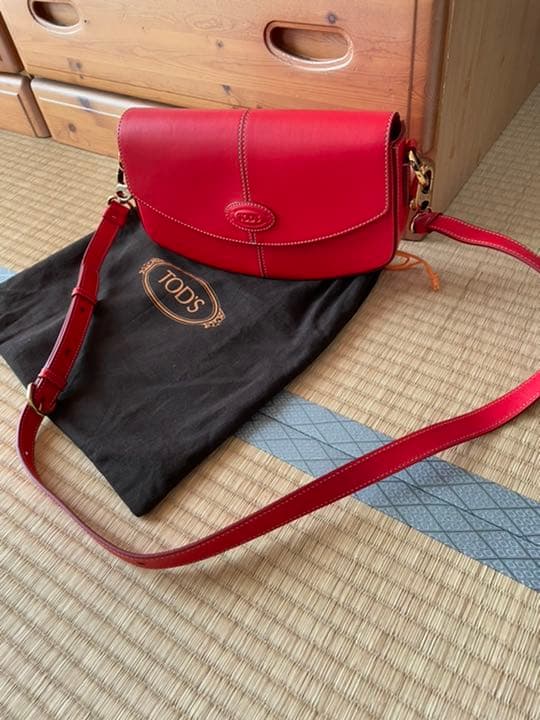 最終価格】【新品】TOD'S トッズ 赤ショルダーバッグ - メルカリ