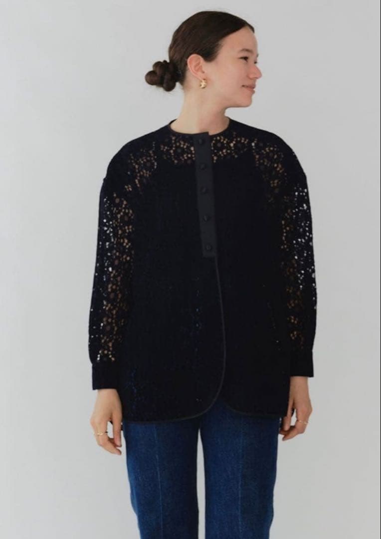 yori ヨリ フロッキーレースシャツ ネイビー - メルカリ