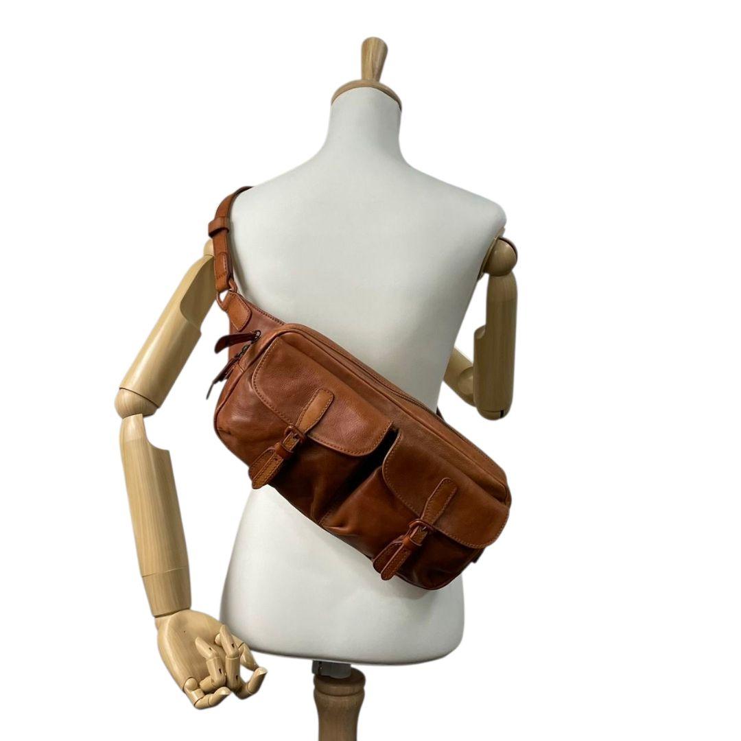 美品 ゲンテン ボディバッグ 茶 ウエストポーチ フラップ レザー s65