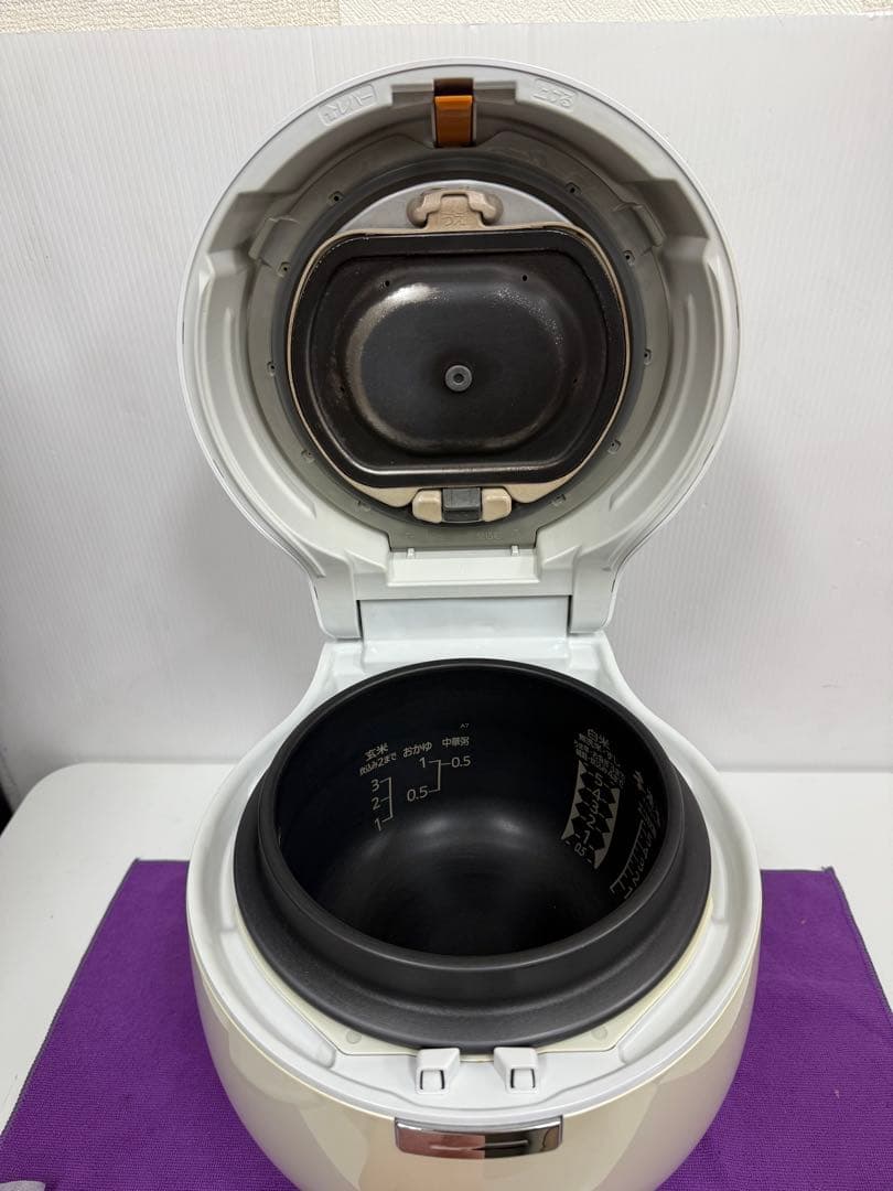 三菱電機 IH圧力炊飯器 1.0L (5.5合炊き) 型番：NJ-AW107-W