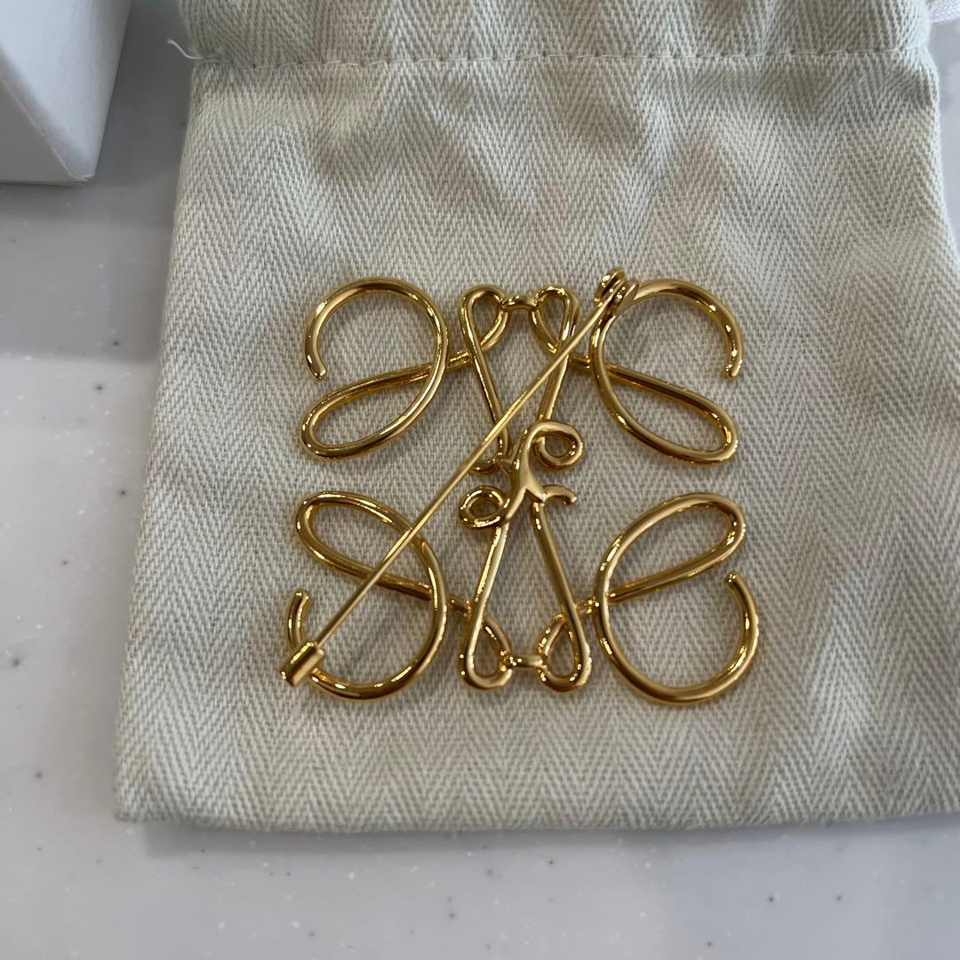 LOEWE ゴールドリボンブローチ ロエベ ブローチ - メルカリ