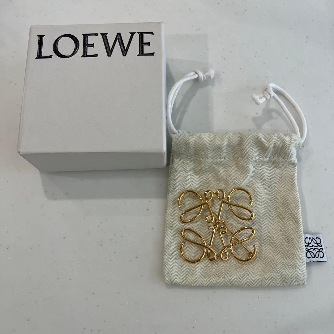 LOEWE ゴールドリボンブローチ ロエベ ブローチ - メルカリ