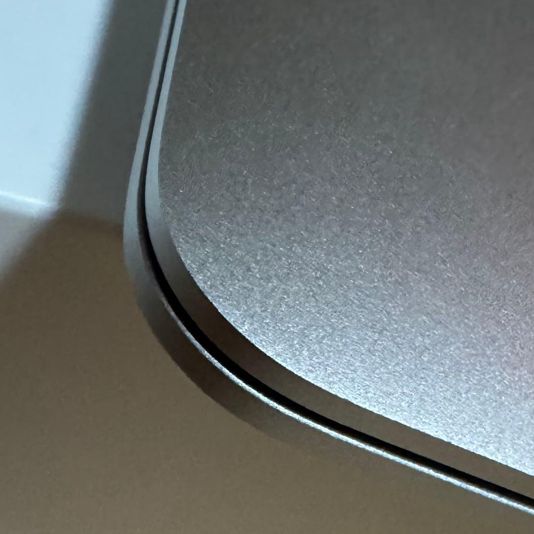 MacBook Air M1 8GB 256GB バッテリー99% 保護シール付 - メルカリ