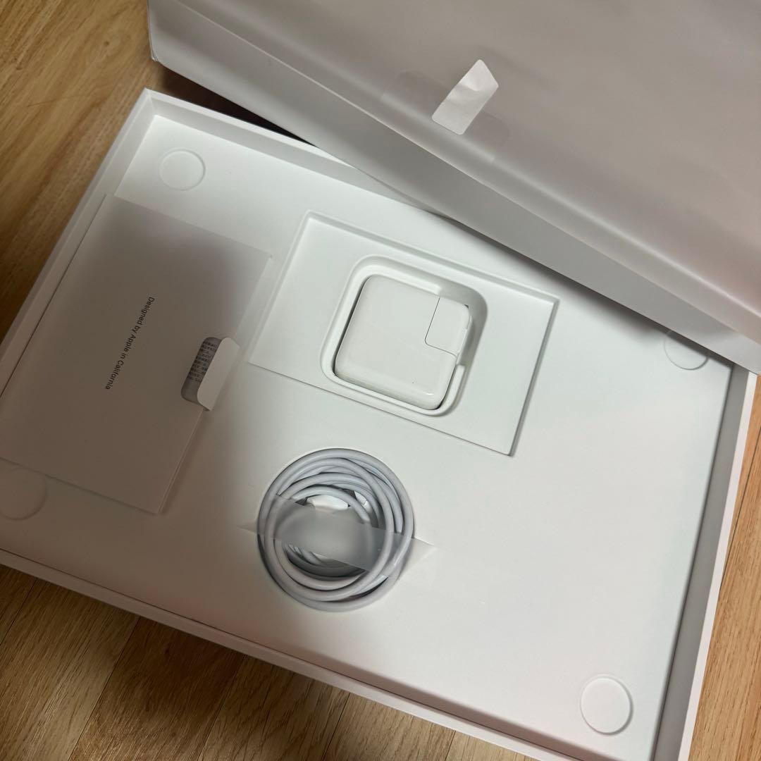 MacBook Air M1 8GB 256GB バッテリー99% 保護シール付 - メルカリ