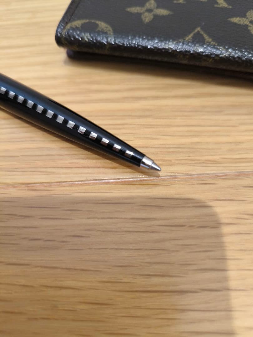 \"バルボン\" ルイヴィトン ボールペン インク切れ