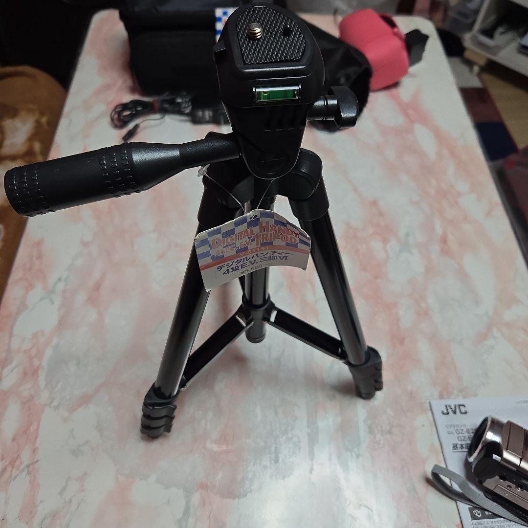 ビデオカメラEveio GZーE265NとデジタルファミリーキットVI - メルカリ