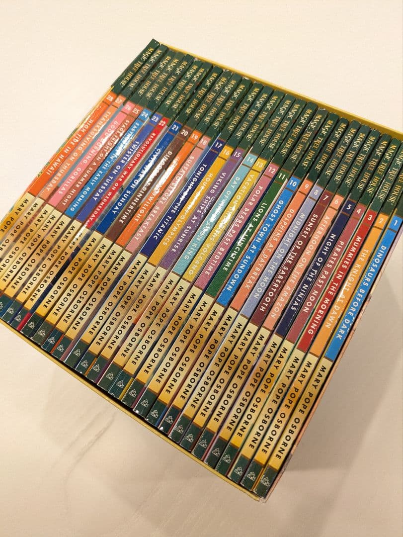 洋書 マジックツリーハウス 全28巻セット Magic Tree House Amazon.com: Magic Tree House Books 1-28 Boxed Set: 9780375849916