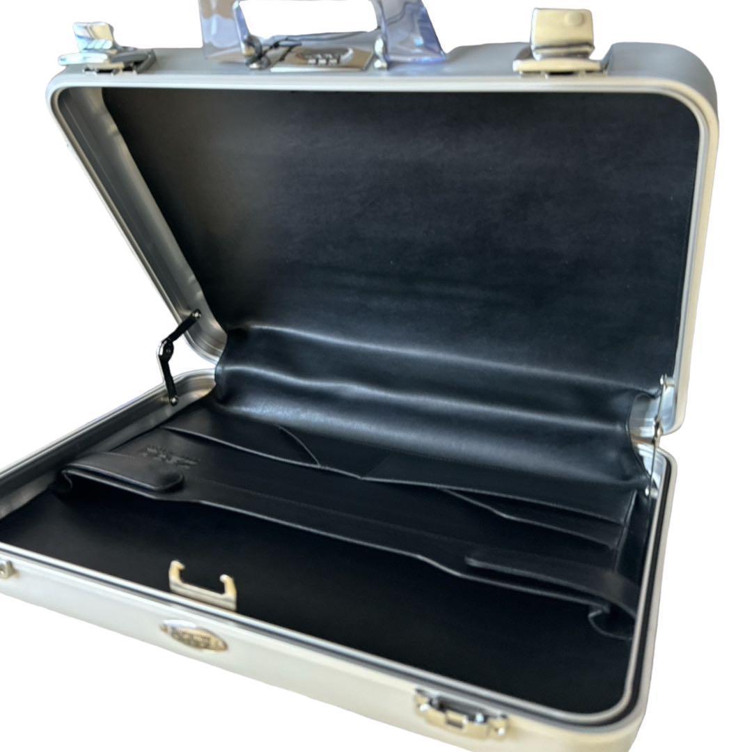 ゼロハリバートン クリアハンドル アタッシュケース - メルカリ