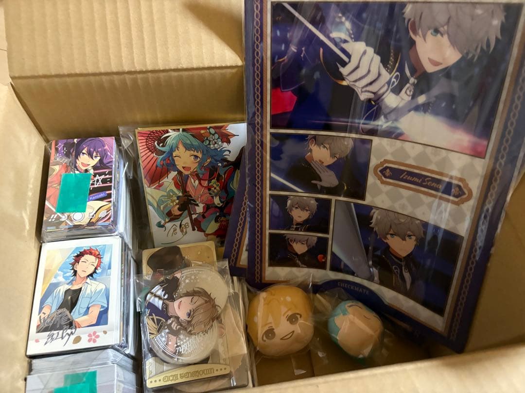 25日まで限定値下げ】あんスタ カード 缶バッジ まとめ売り