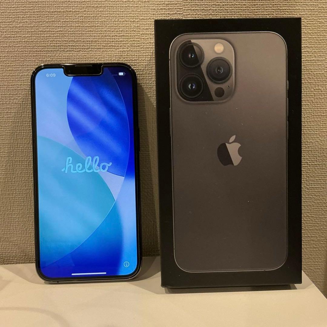 《中古超美品》　iPhone13pro 256GB グラファイト