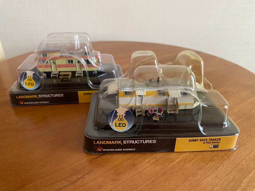 ウッドランドシーニックス 2階建てトレーラーハウス& 晴れの日のトレーラーハウス ウッドランドシーニックス 2階建てトレーラーハウス& 晴れの日の