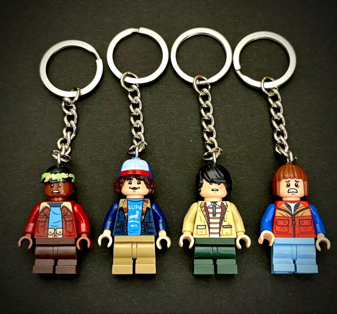 ストレンジャーシングス ミニフィグ キーホルダー 4体セット - メルカリ