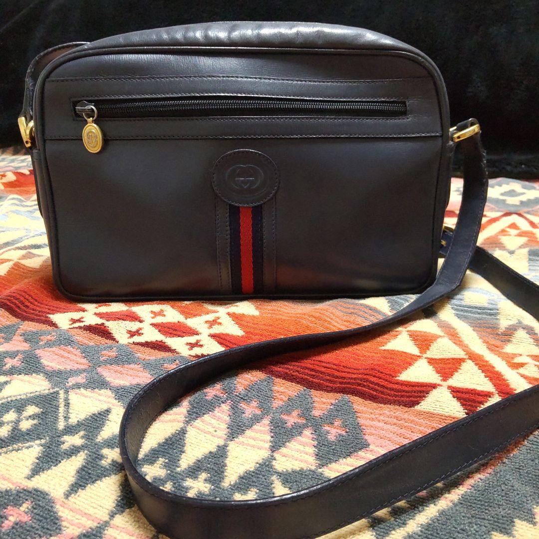 オールドGUCCI ネイビー ショルダーバッグ GUCCI オールドグッチ レザー ショルダーバッグ ネイビーの買取実績