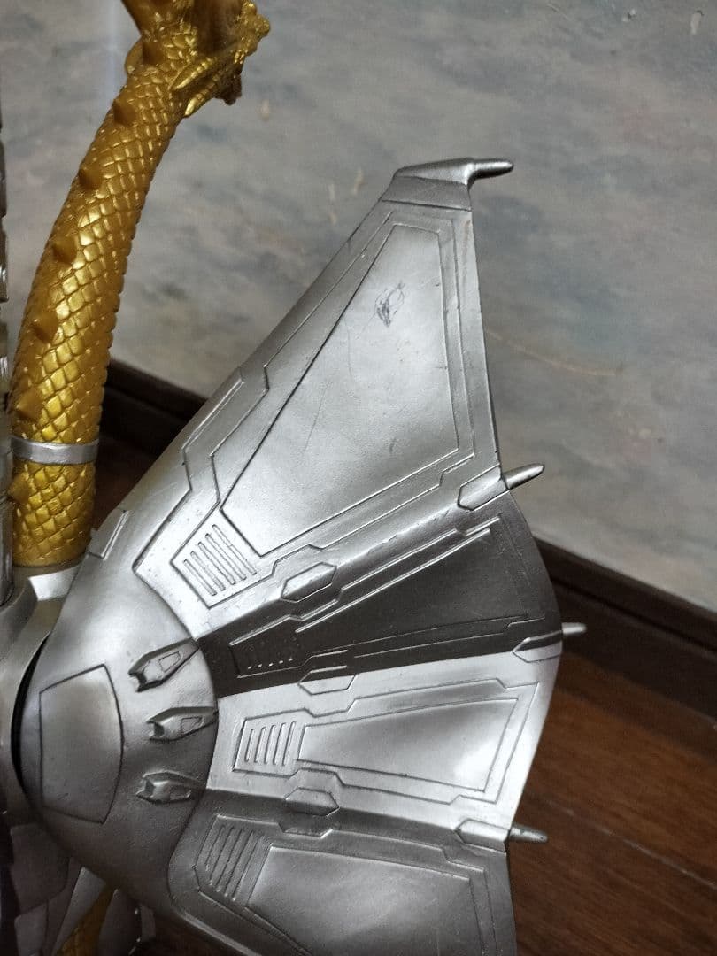 メカキングギドラ 東宝 BANDAI 1991 金色 (FOREVER版？) - メルカリ