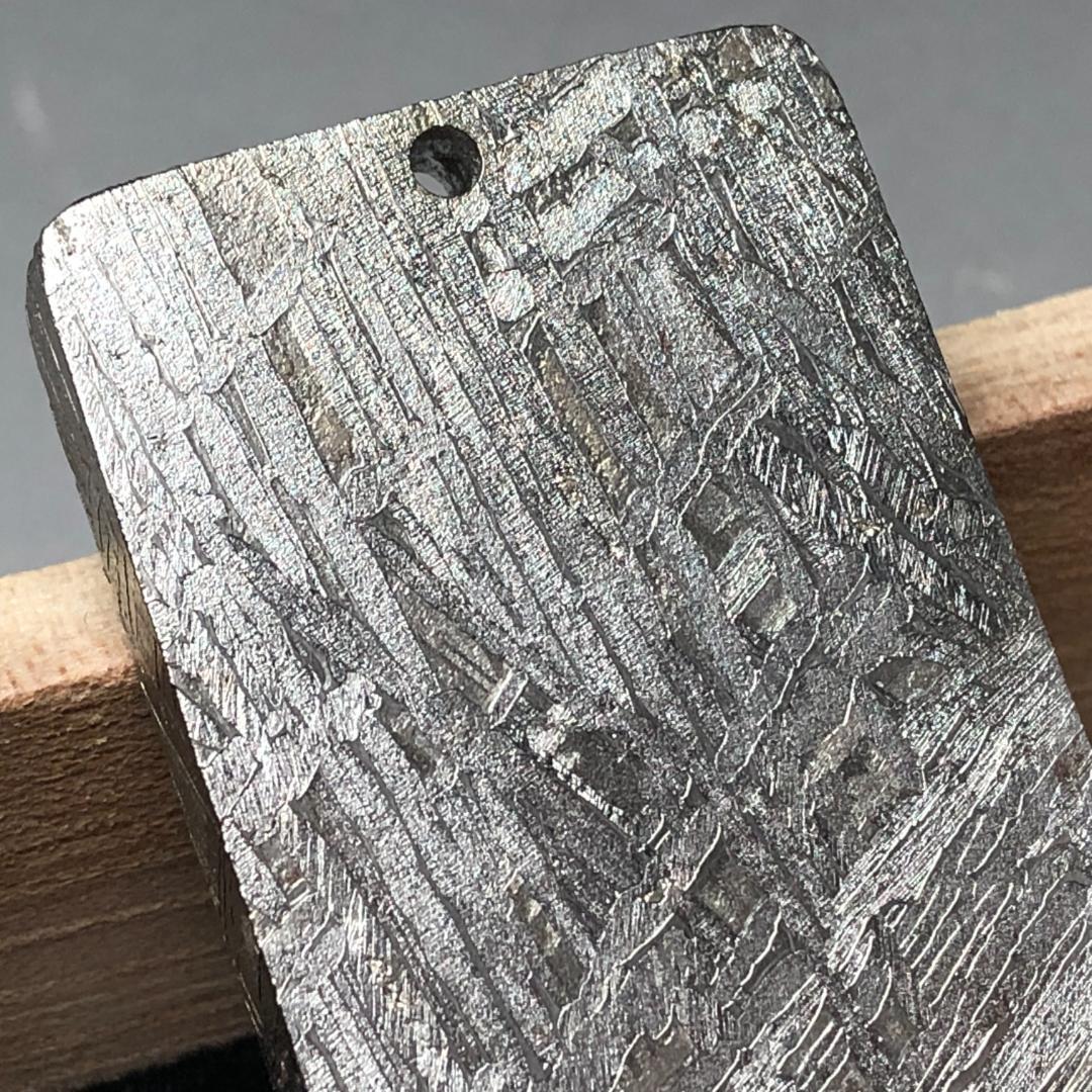 隕石 鉄隕石 アルタイ隕石 ペンダントトップ ナチュラル 原石 重さ約43g