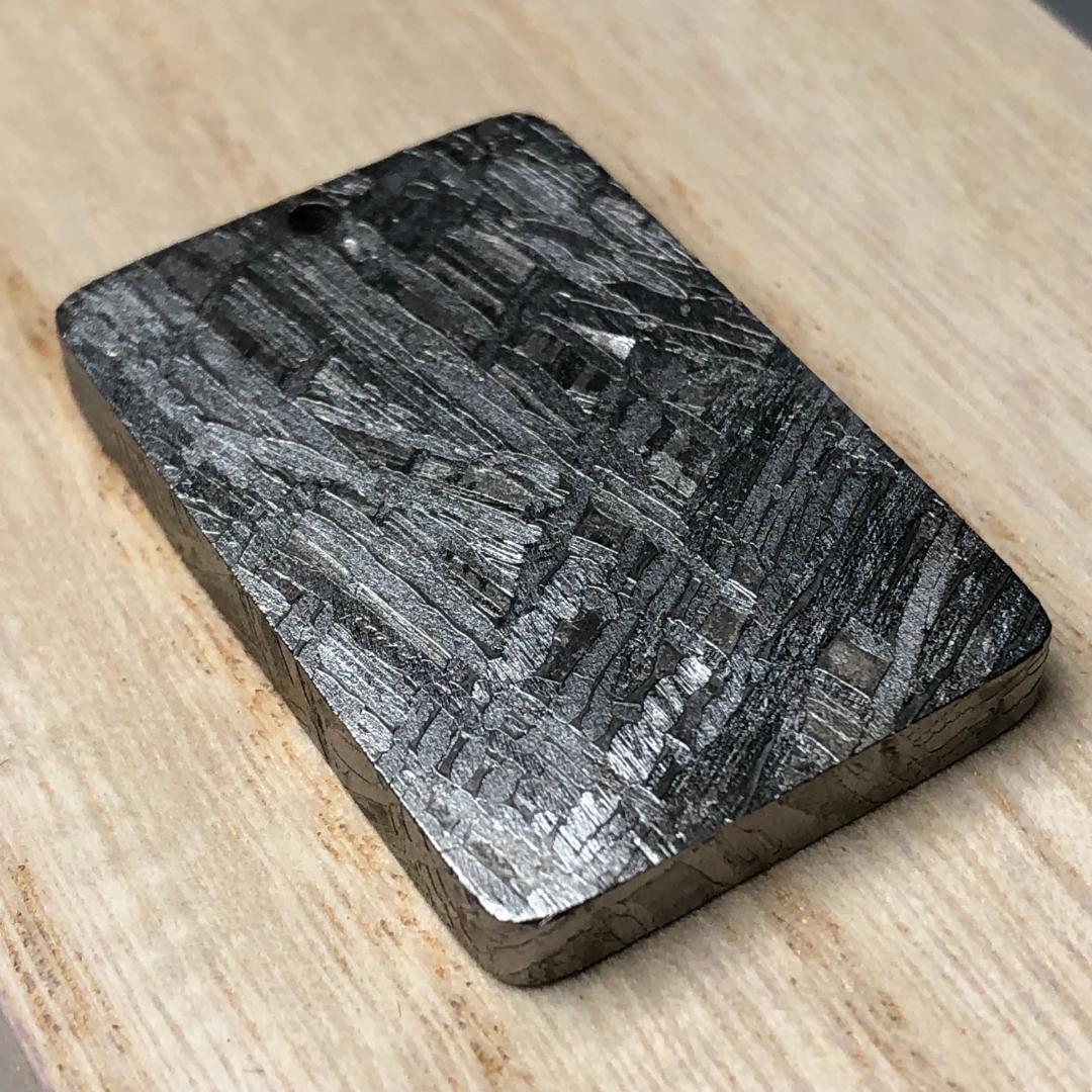 隕石 鉄隕石 アルタイ隕石 ペンダントトップ ナチュラル 原石 重さ約43g