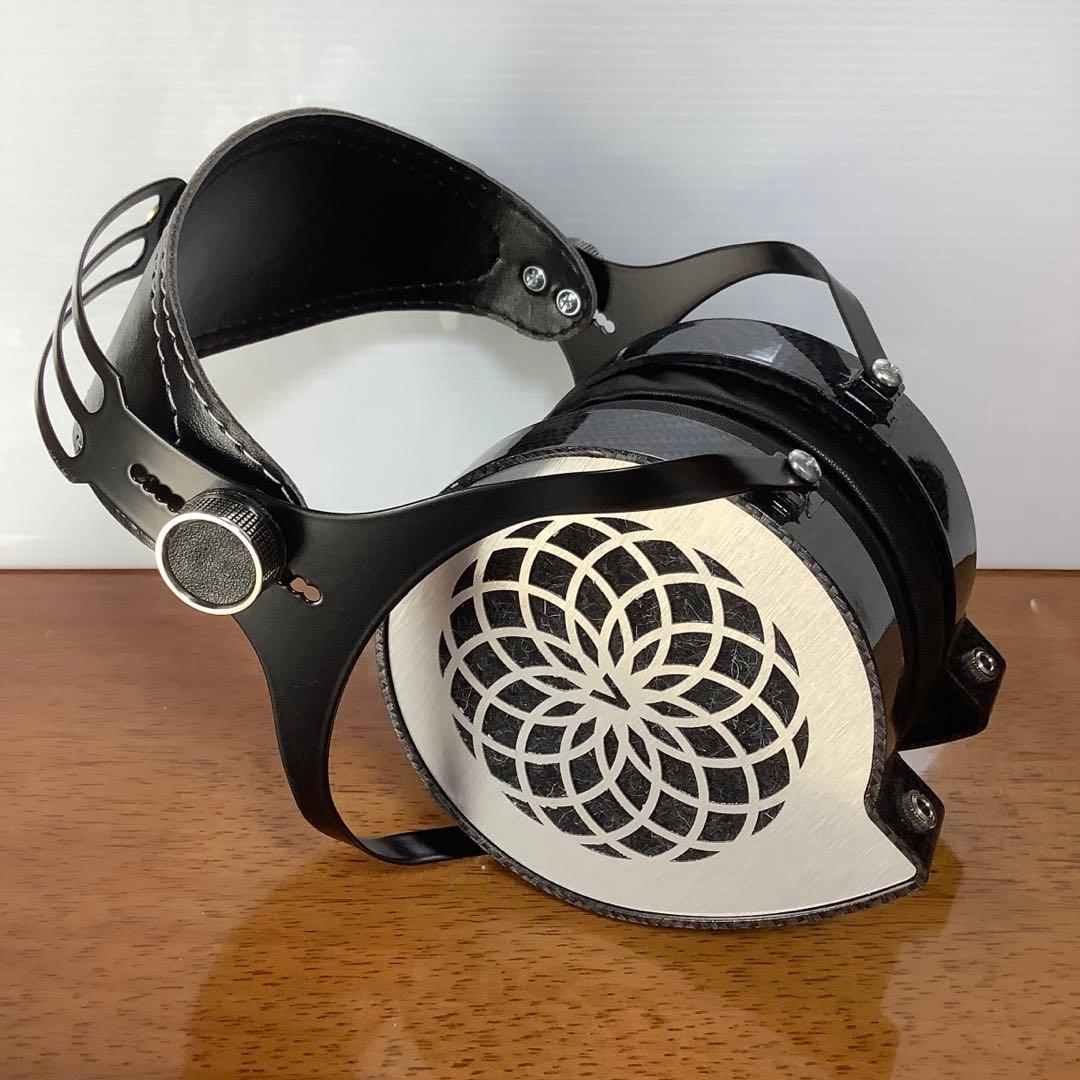 Verum Audio 平面磁界駆動型ヘッドホン Verum 1 Carbon - メルカリ