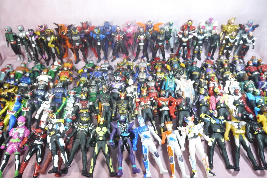 ライダーヒーローシリーズ　レジェンドライダーシリーズ　ソフビ114体 Amazon.co.jp: ライダーヒーローシリーズ 仮面ライダーレジェンド