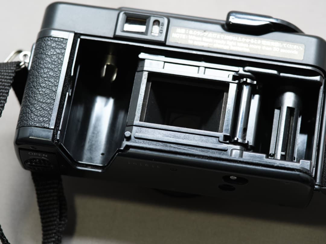 完動品】 Konica C35 AF2 フィルムカメラ モルト交換済み - メルカリ