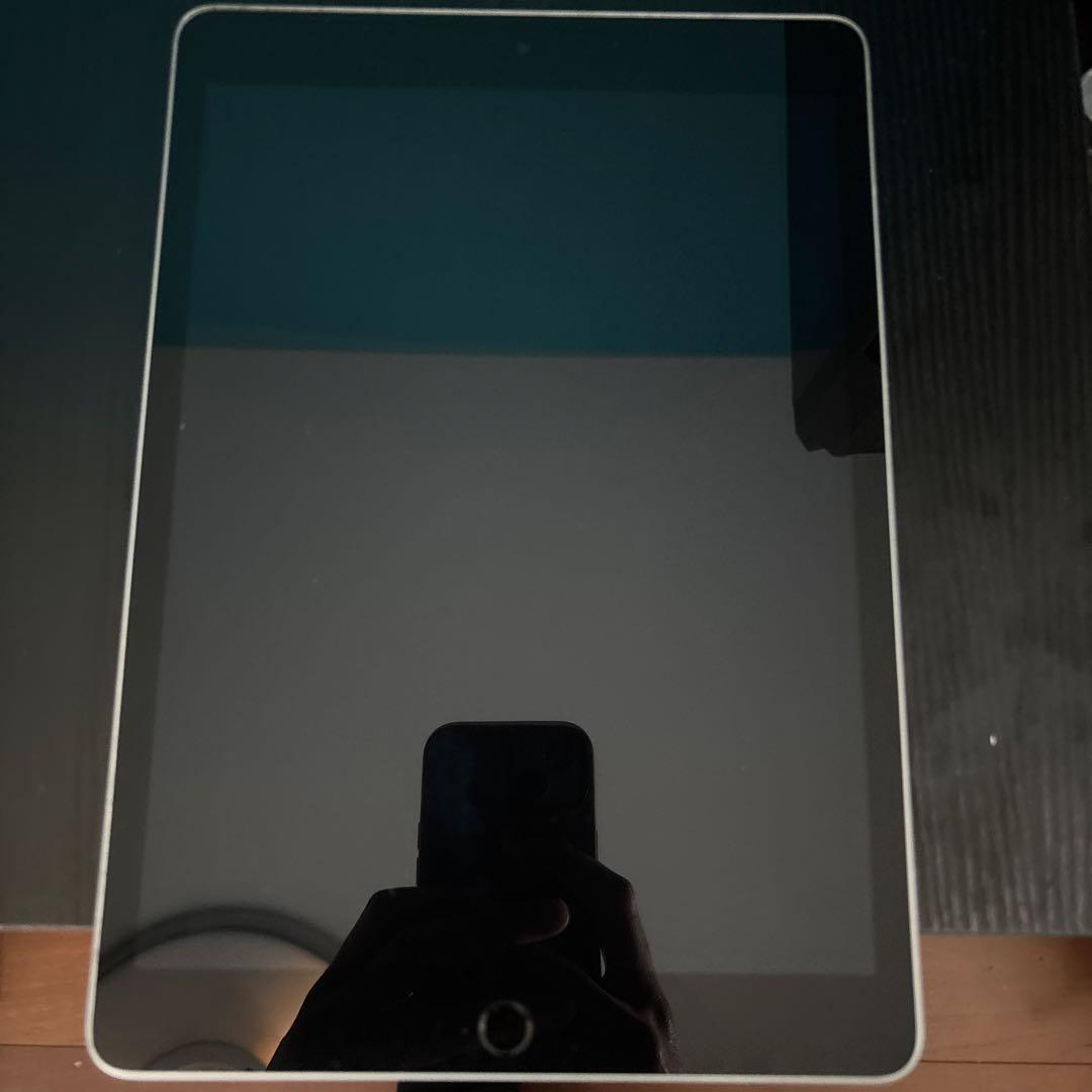 Apple iPad シルバー 本体第9世代 - メルカリ