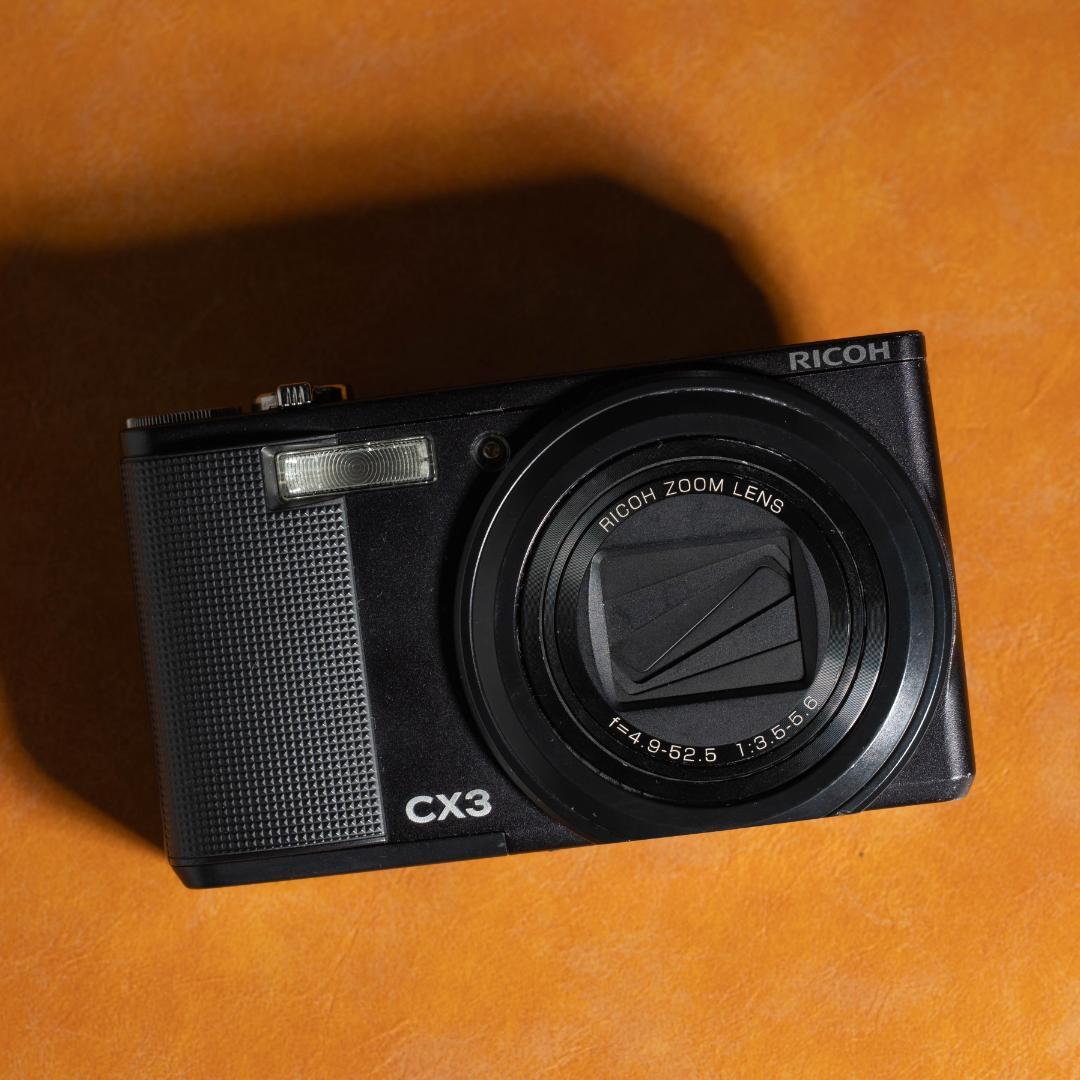 憧れのコンデジっぽさを味わえる】RICOH CX3 ブラック - メルカリ