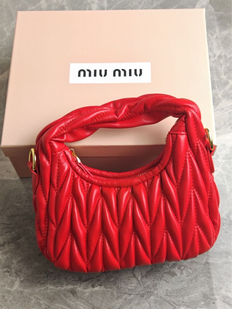 miu miu ミュウミュウ マテラッセ 2WAY ショルダーバッグ レッド美品