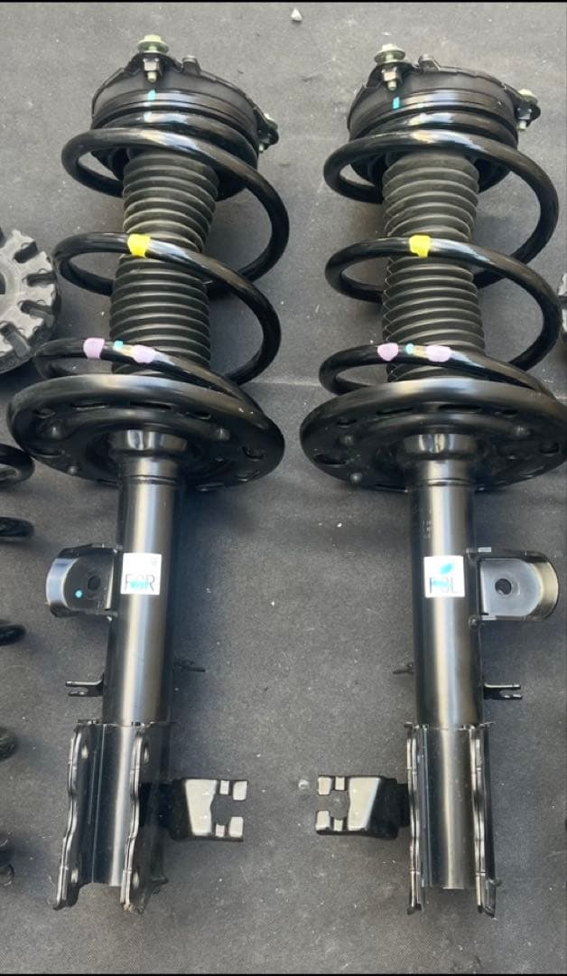 日産 E52 エルグランド 純正サスペンション フロント2本 - メルカリ
