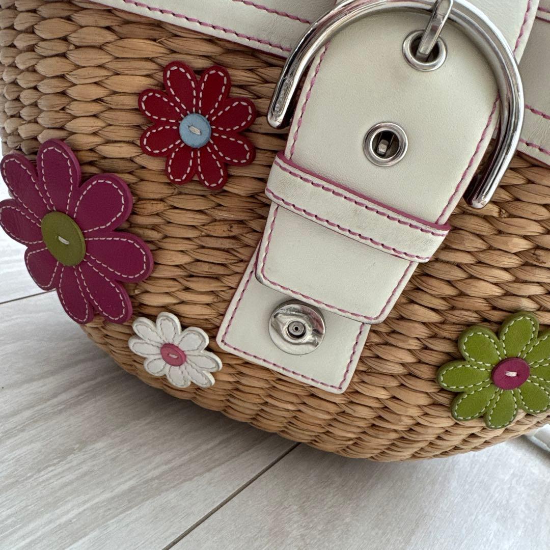 yuki 様専用 COACH 花モチーフ付きベージュかごバッグ - メルカリ