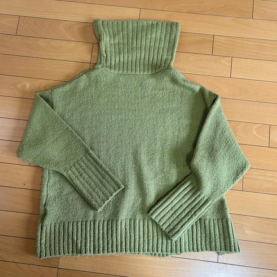オリーブグリーン タートルネックニット - メルカリ