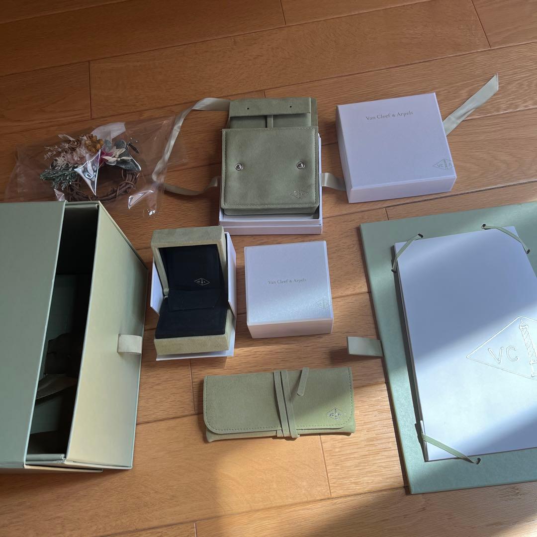 美品】Van Cleef & Arpels、ポーチ、リボン付き 空箱
