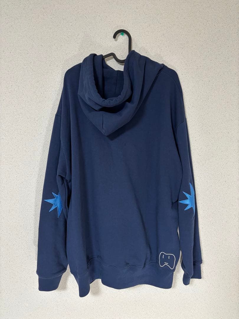 ファッショナブル「よだか」フーディー Ado 限定グッズ - メルカリ