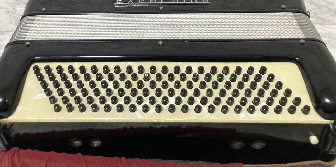 音出し確認済 蛇腹良好】EXCELSIOR アコーディオン Mod.303/S - メルカリ