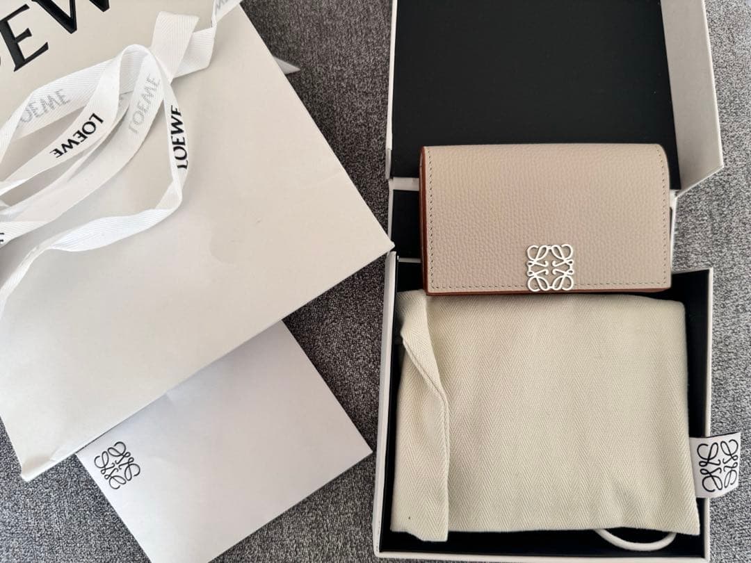 【新品未使用】LOEWE アナグラムビジネスカードケース 名刺入れ LOEWE（ロエベ） アナグラム ビジネス カードホルダー 名刺入れ