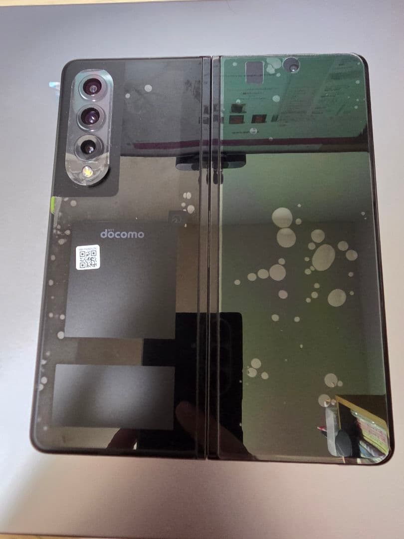 Galaxy Z Fold3 docomo ブラック 本体　外装バッテリー新品 Samsungの折りたたみ型スマホ「Galaxy Z Fold3 5G」「Flip3 5G」は