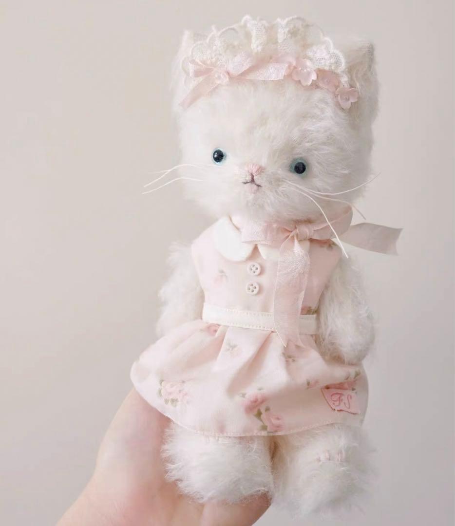 砂糖と苺と仔猫 アーティストベア 海外作家様 ハンドメイド ぬいぐるみ