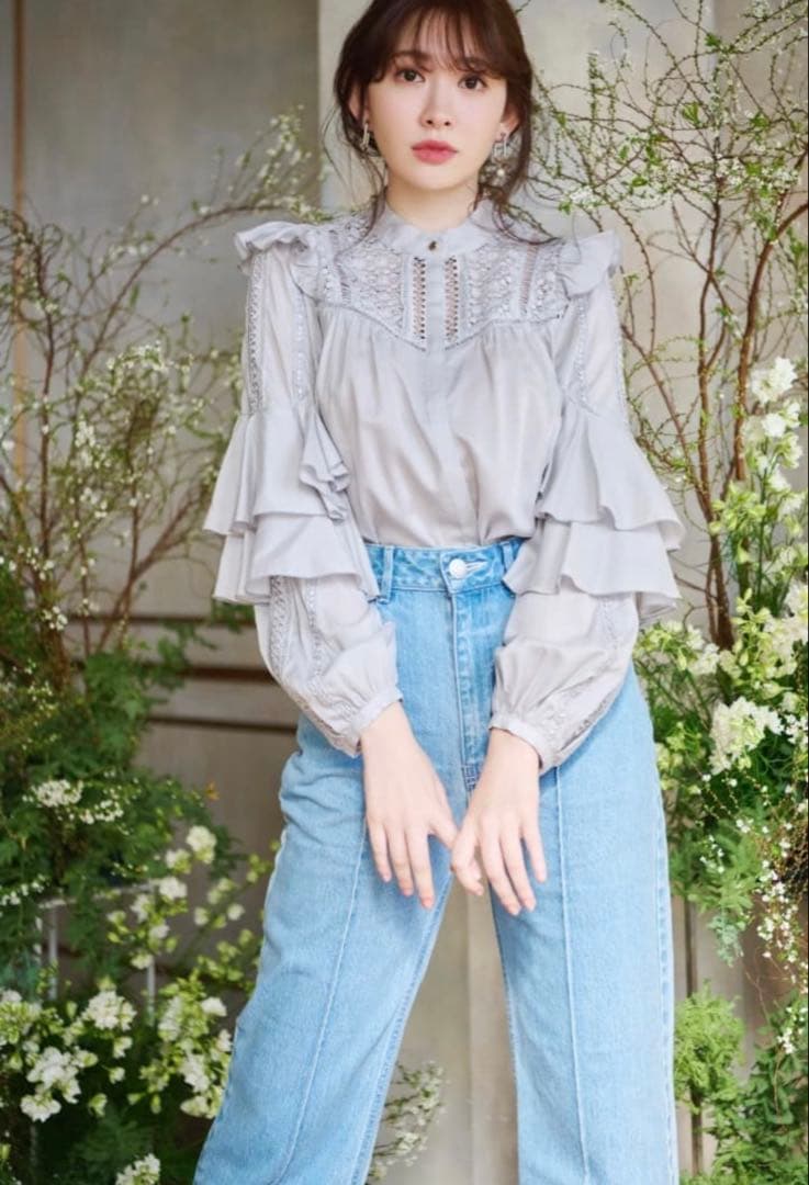 Herlipto Easy to Love Blouse - メルカリ