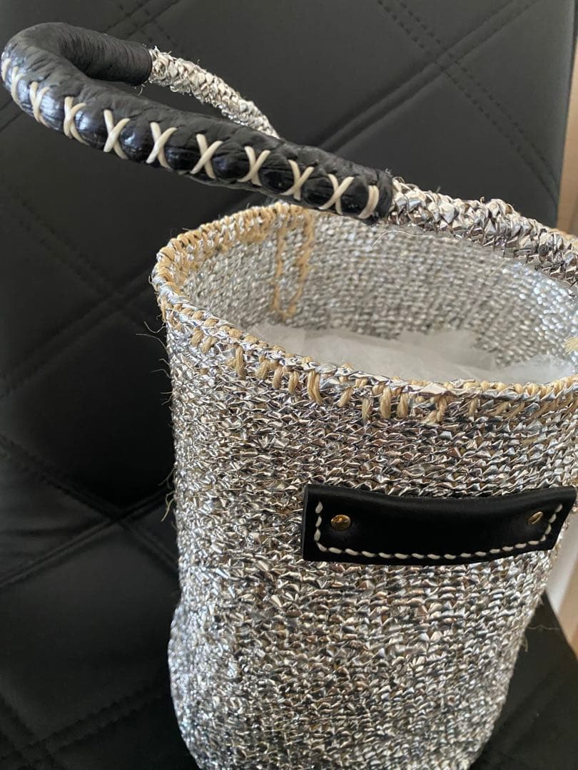 お値引き meongblue シルバー バッグ タッセル付き