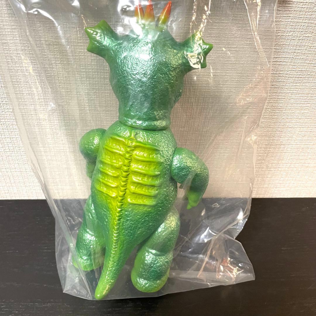 zollmen】 ゾルメン マンチー 緑 食いしん坊怪獣 バジラの息子 新品