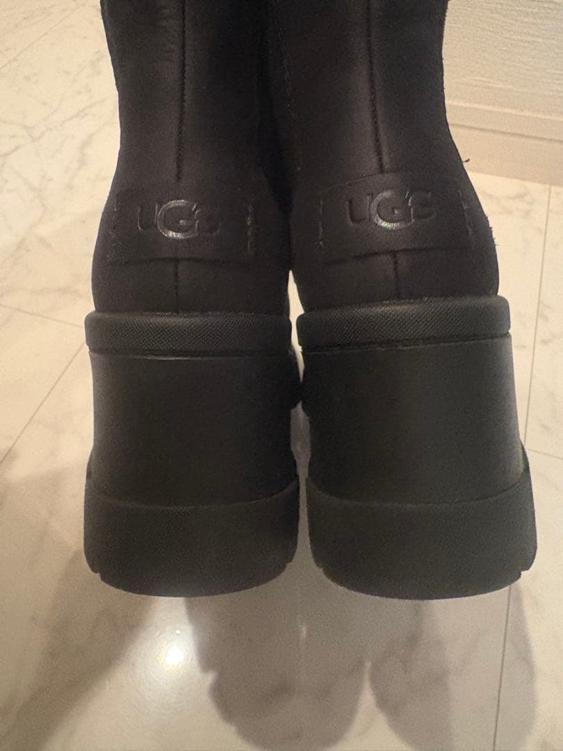 値下げ】UGG 美品 24cm 公式完売 ブルックリンチェルシー - メルカリ